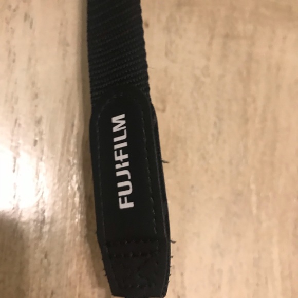 Digital Purple Fuji Camera 14 megapixels - Picture 5 of 6